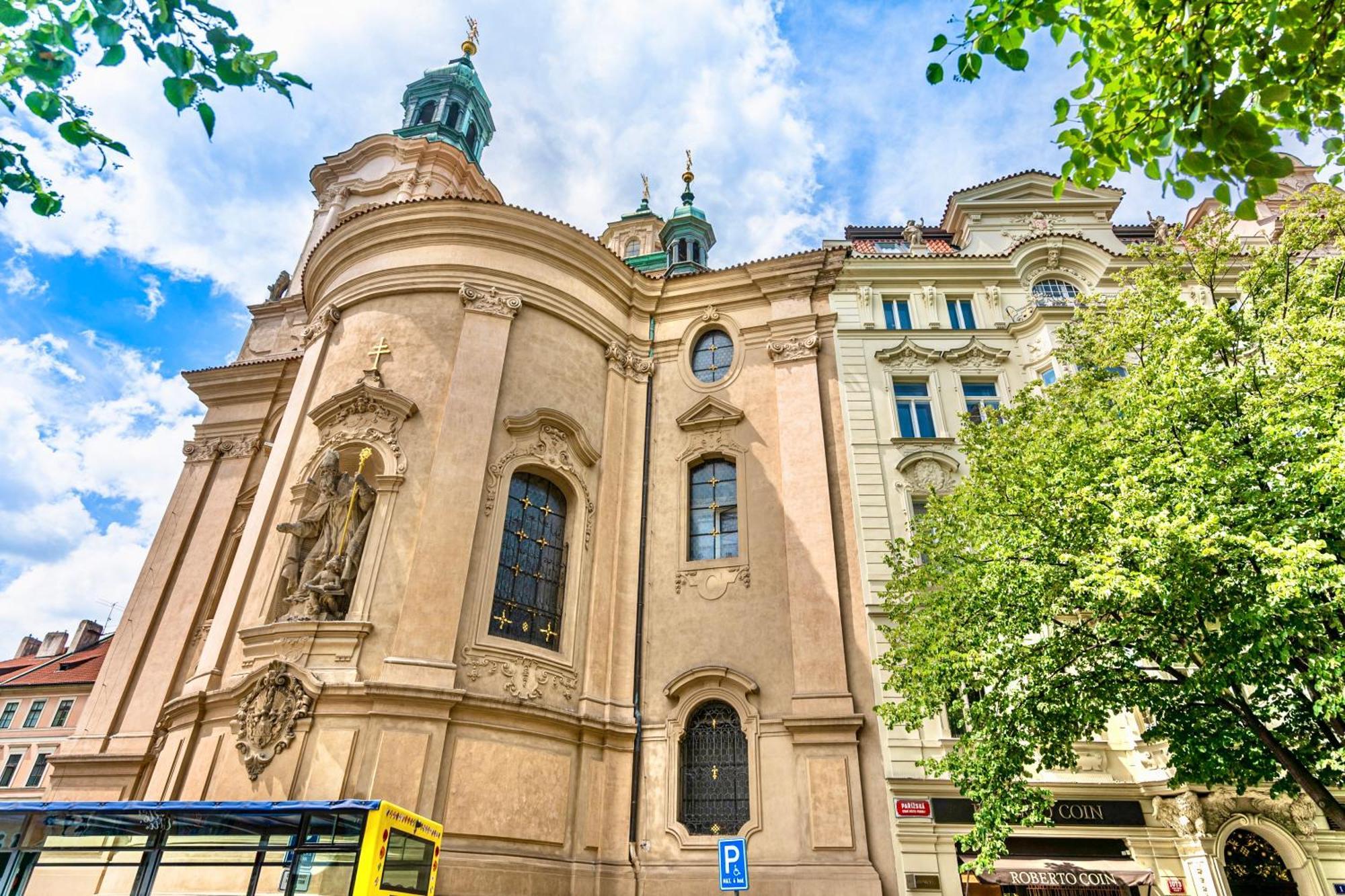 The Old Town Square & Parizska Apartments Прага Экстерьер фото